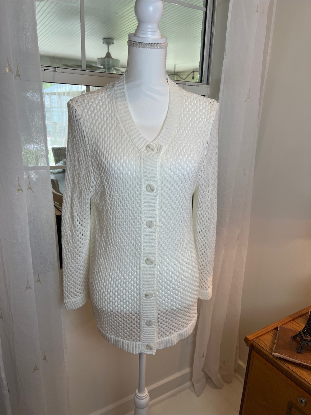 Cable & Gauge Cream Open-Weave Button Cardigan size XL.